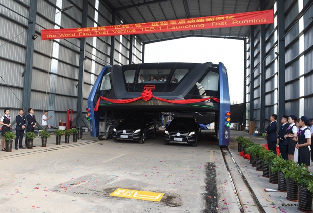 Прототип огромного автобуса построен в Китае